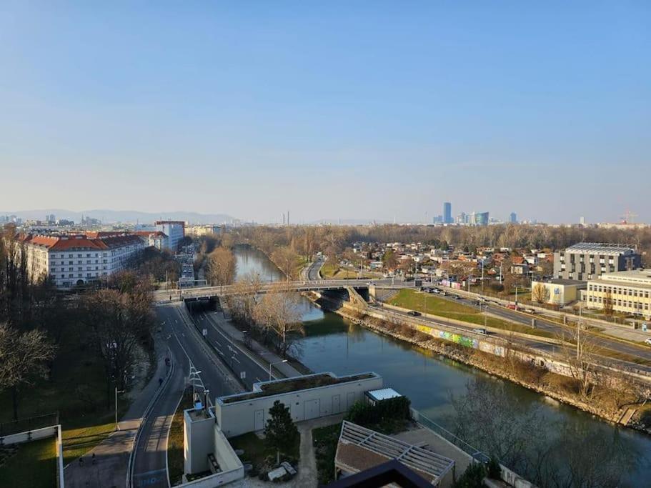 Deluxe & Rooftop-pool Wien